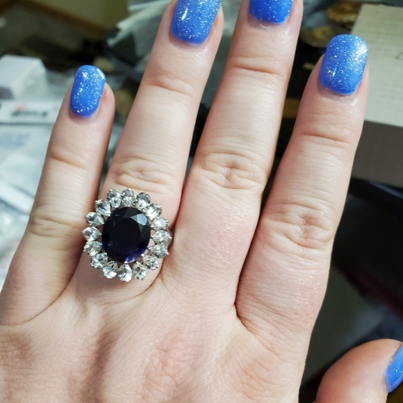 10k white gold iolite & white topaz ring size 7 1/4. Stamped 10k. Stones tested - Picture 6 of 9